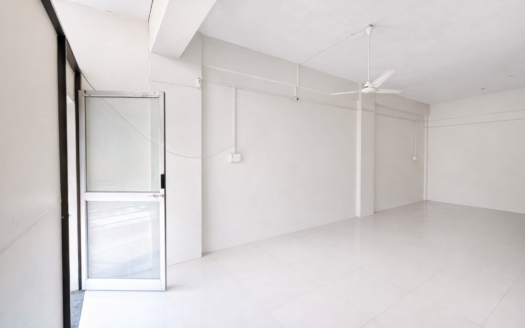 Shop Available for Rent / Sale